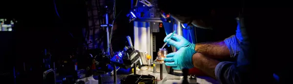 Fujitsu et l’université de Delft ouvrent un nouveau laboratoire quantique